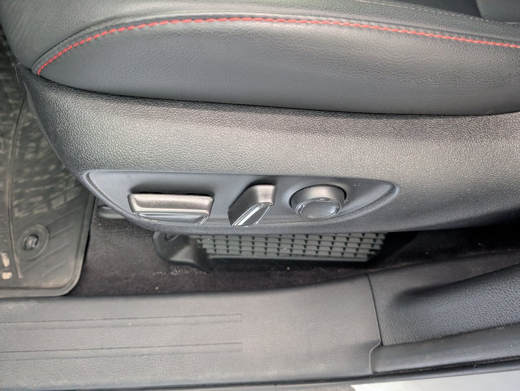 2025 Toyota Sienna XSE AWD, A/C, 7 PASSAGERS in Magog, Quebec - 15 - w1024h768px