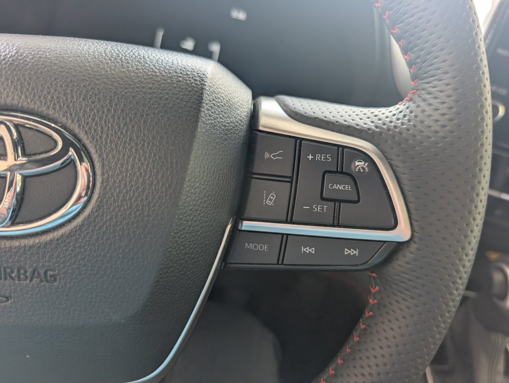 2025 Toyota Sienna XSE AWD, A/C, 7 PASSAGERS in Magog, Quebec - 20 - w1024h768px