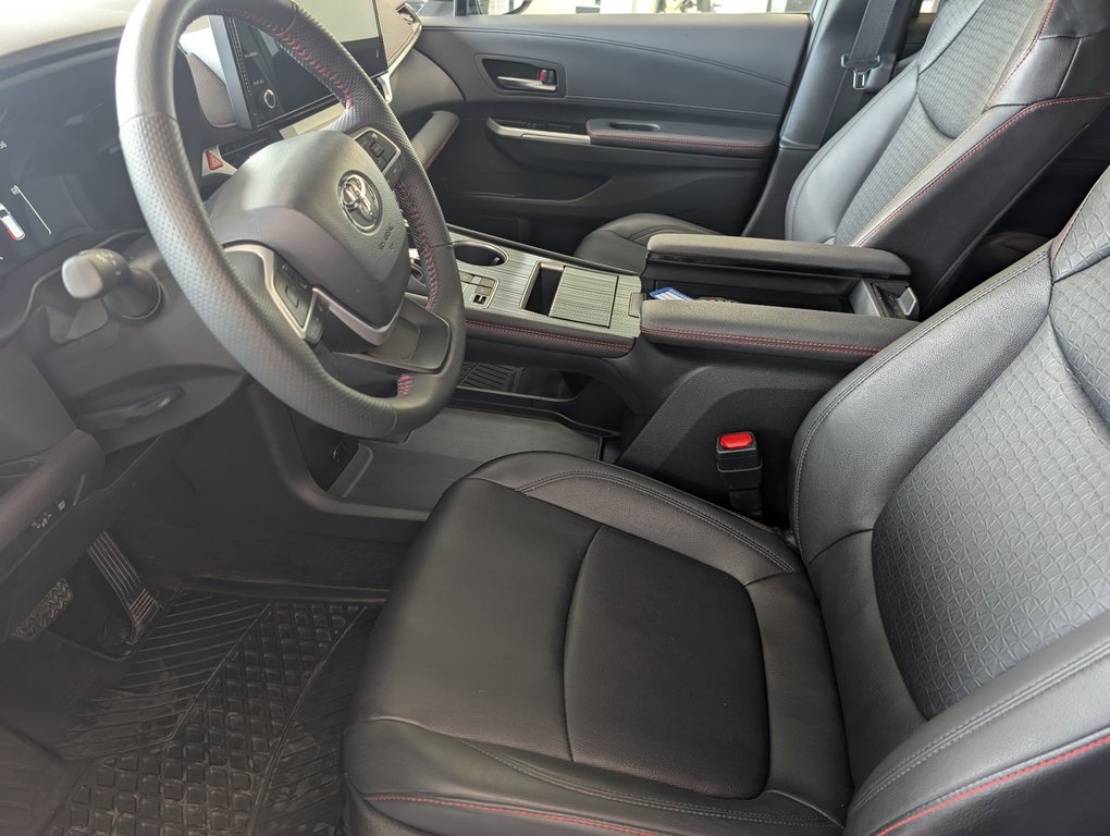 2025 Toyota Sienna XSE AWD, A/C, 7 PASSAGERS in Magog, Quebec - 13 - w1024h768px