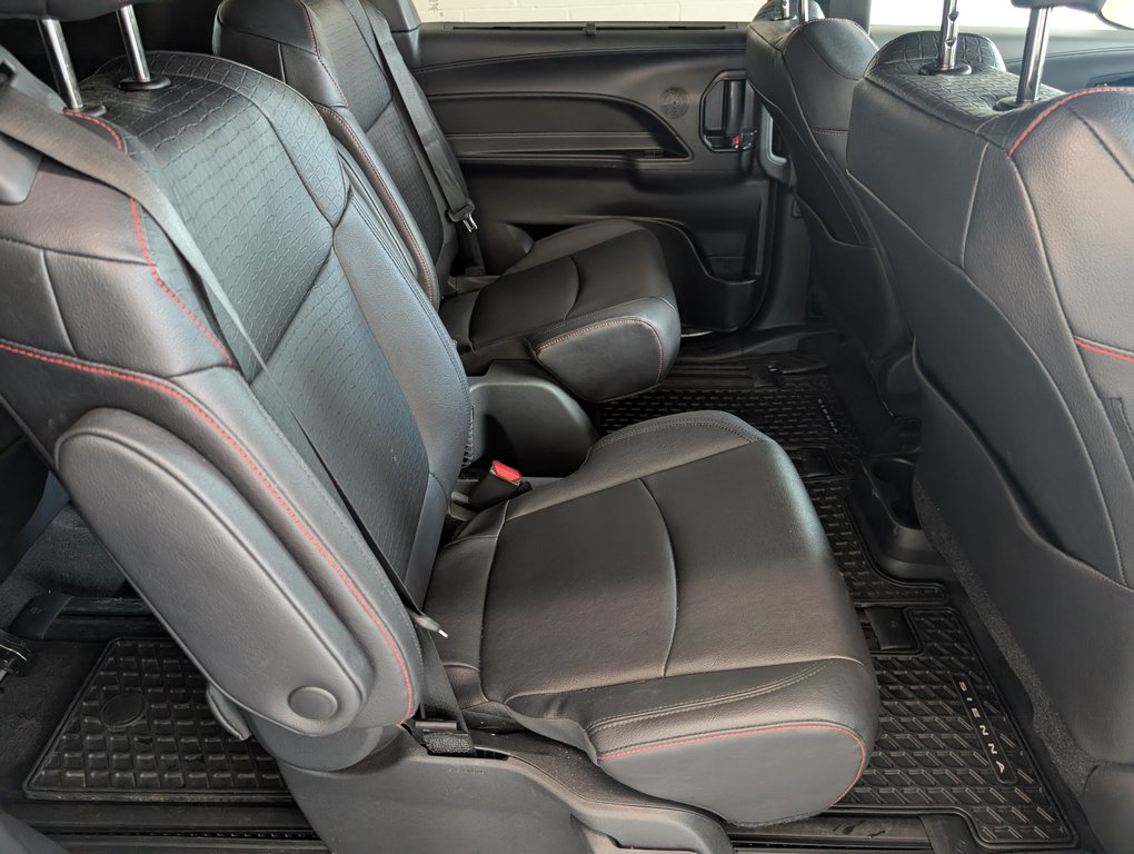 2025 Toyota Sienna XSE AWD, A/C, 7 PASSAGERS in Magog, Quebec - 8 - w1024h768px