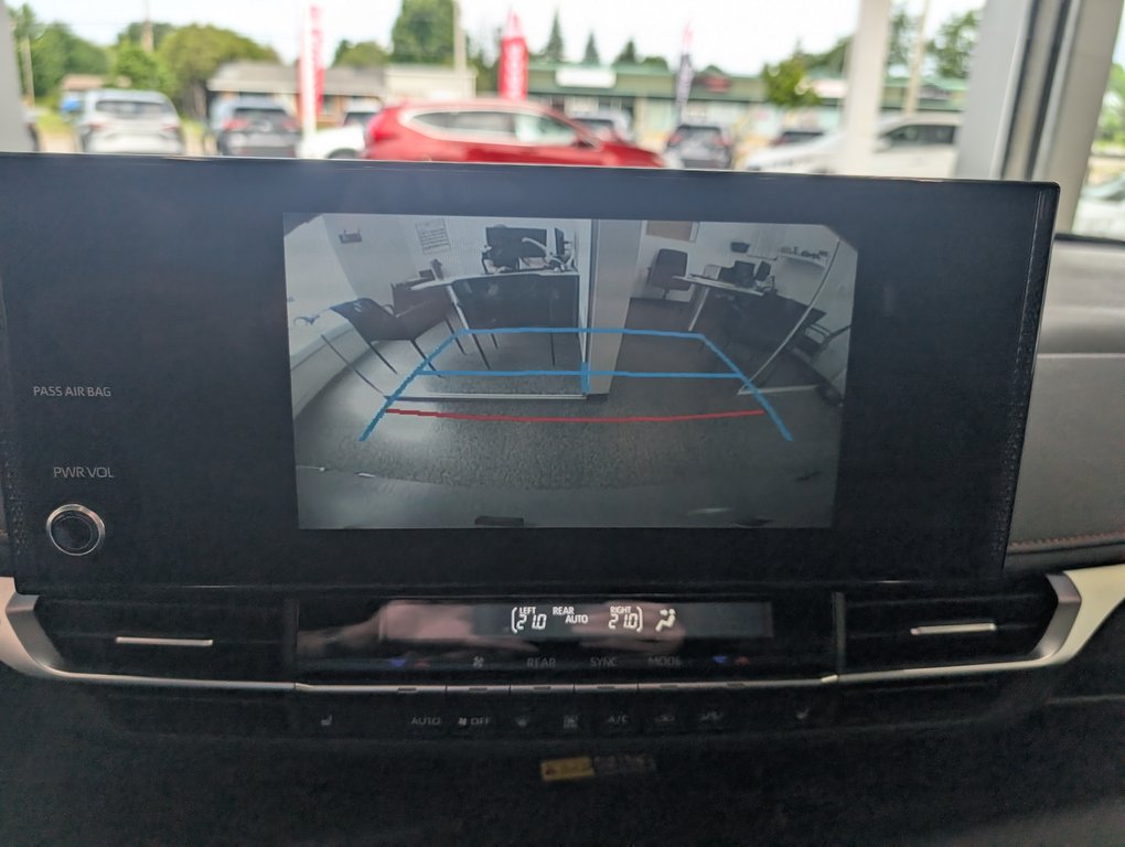 2025 Toyota Sienna XSE AWD, A/C, 7 PASSAGERS in Magog, Quebec - 21 - w1024h768px