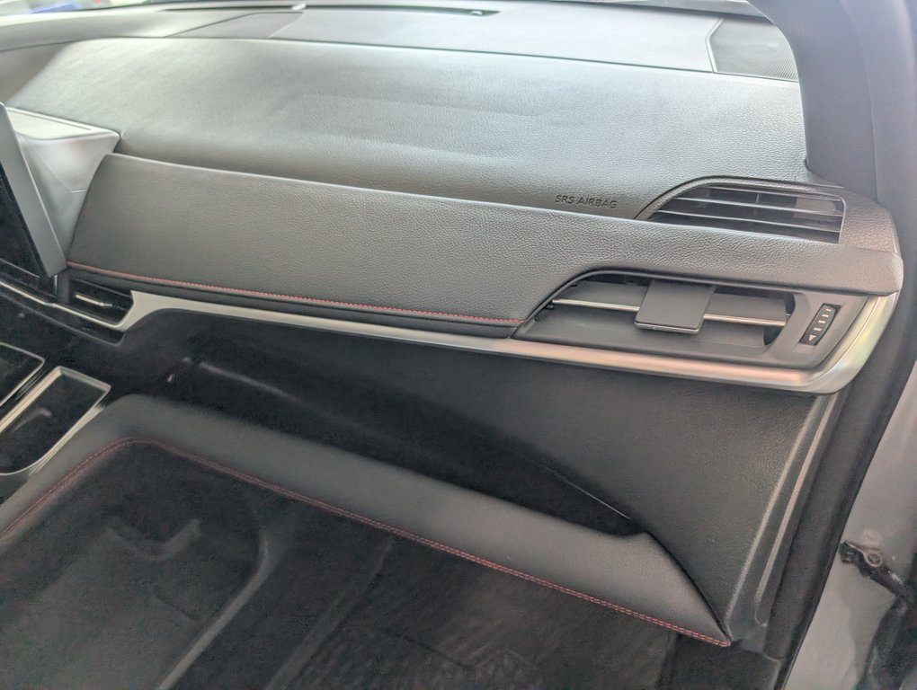 2025 Toyota Sienna XSE AWD, A/C, 7 PASSAGERS in Magog, Quebec - 10 - w1024h768px