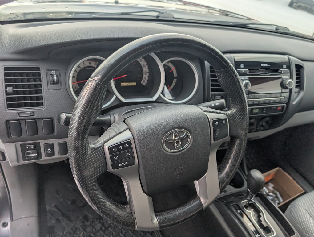 Toyota Tacoma V6 4X4, 2012 à Magog, Québec - 12 - w1024h768px