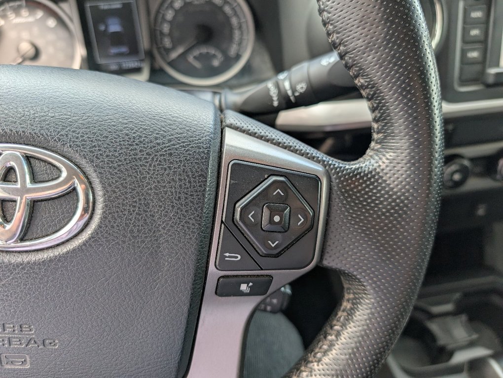 Toyota Tacoma SR5 V6 4X4, 2016 à Magog, Québec - 19 - w1024h768px