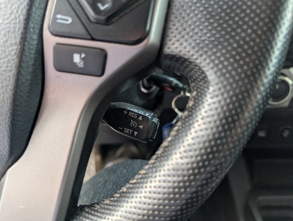 Toyota Tacoma SR5 V6 4X4, 2016 à Magog, Québec - 20 - w1024h768px