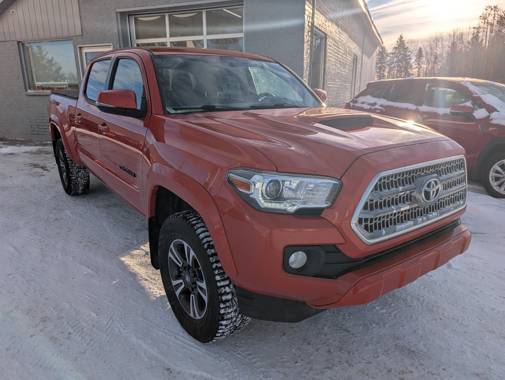 Toyota Tacoma TRD SPORT 2017 à Magog, Québec - 1 - w1024h768px