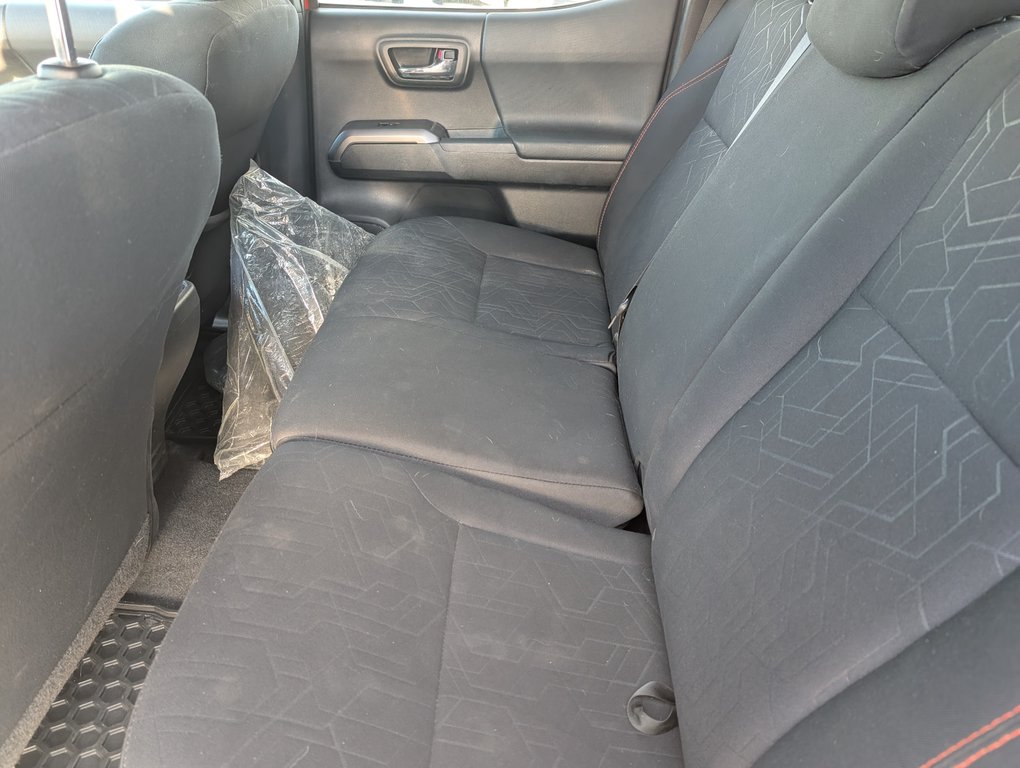 Toyota Tacoma TRD SPORT 2017 à Magog, Québec - 12 - w1024h768px