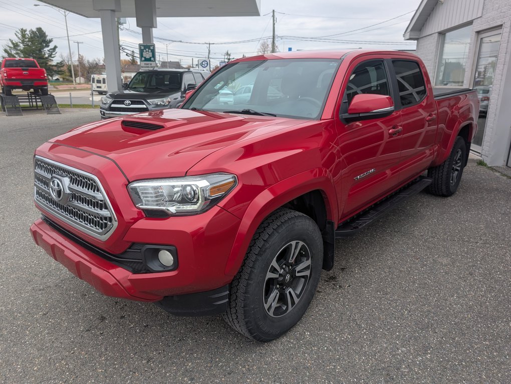 2017 Toyota Tacoma TRD SPORT 4X4 in Magog, Quebec - 6 - w1024h768px