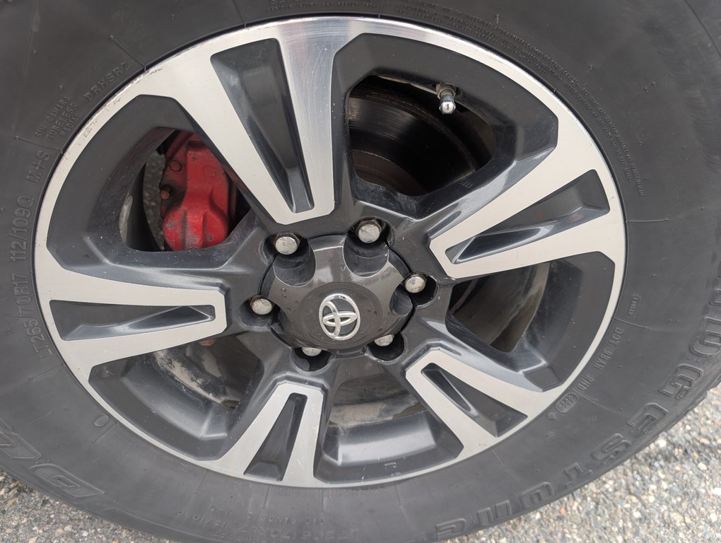 2017 Toyota Tacoma TRD SPORT 4X4 in Magog, Quebec - 27 - w1024h768px
