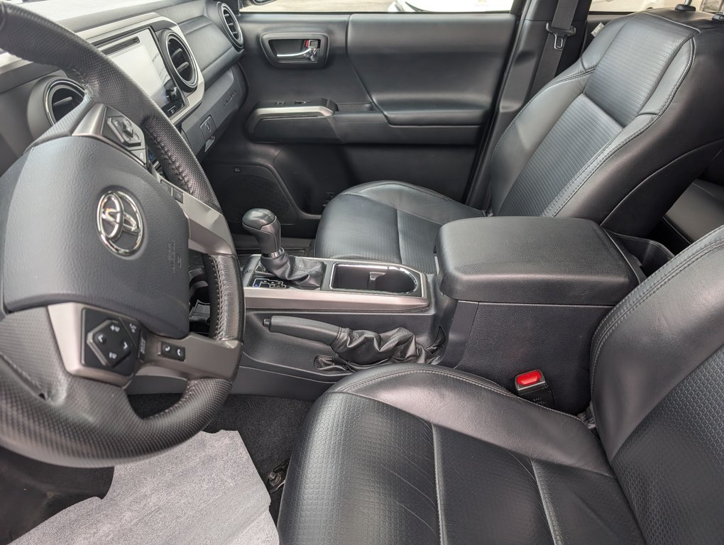 2019 Toyota Tacoma Limited 4x4, in Magog, Quebec - 13 - w1024h768px