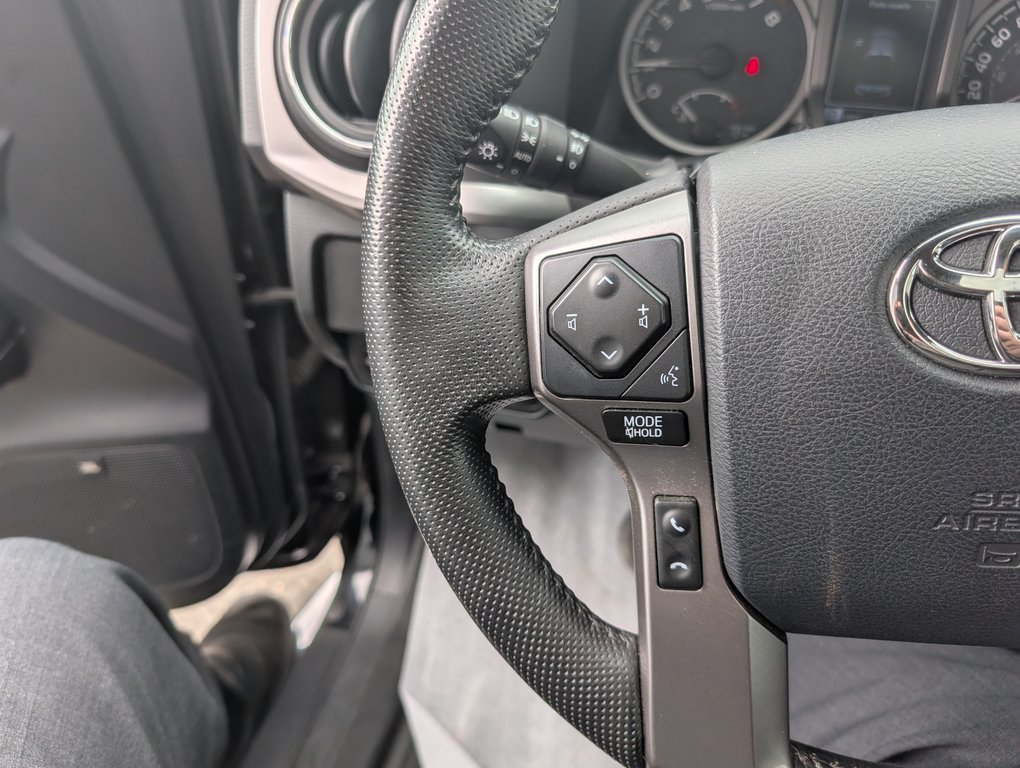 2019 Toyota Tacoma Limited 4x4, in Magog, Quebec - 22 - w1024h768px