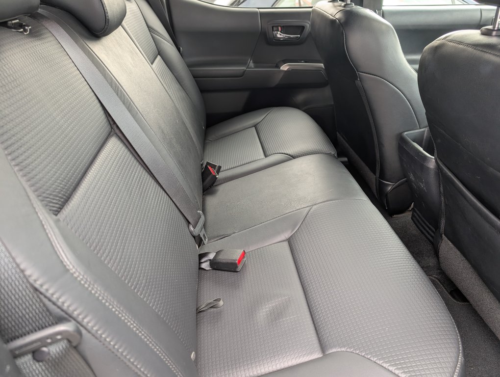 2019 Toyota Tacoma Limited 4x4, in Magog, Quebec - 9 - w1024h768px