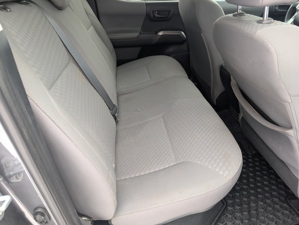 2021 Toyota Tacoma SR5 DOUBLE CAB 4X4 in Magog, Quebec - 8 - w1024h768px