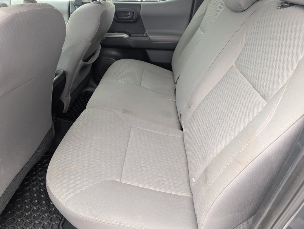 2021 Toyota Tacoma SR5 DOUBLE CAB 4X4 in Magog, Quebec - 11 - w1024h768px