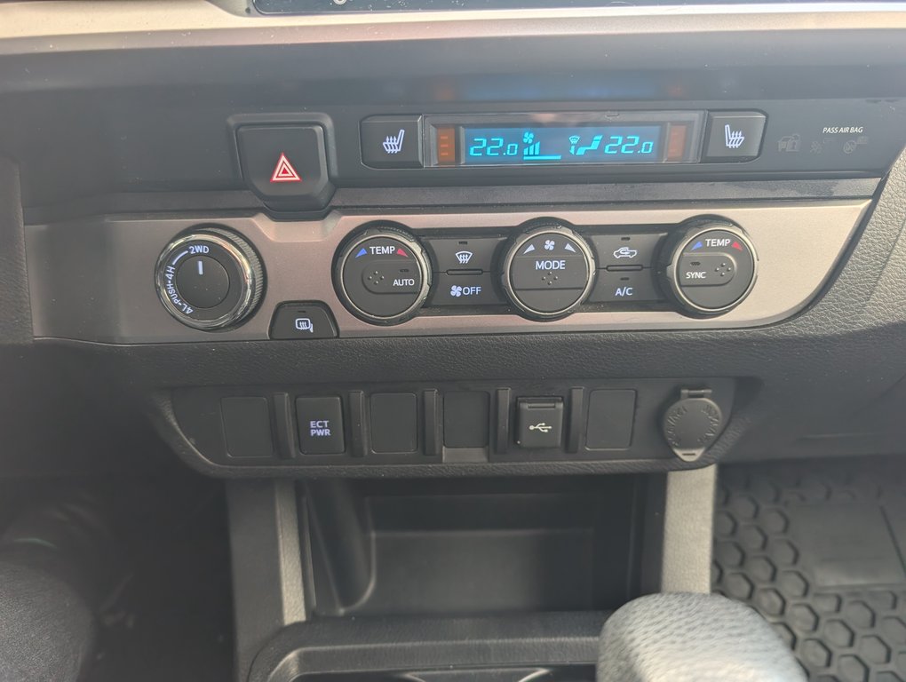 2021 Toyota Tacoma SR5 4X4, in Magog, Quebec - 18 - w1024h768px