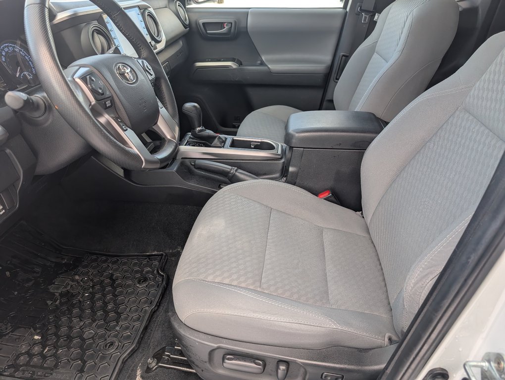 2021 Toyota Tacoma SR5 4X4, in Magog, Quebec - 12 - w1024h768px