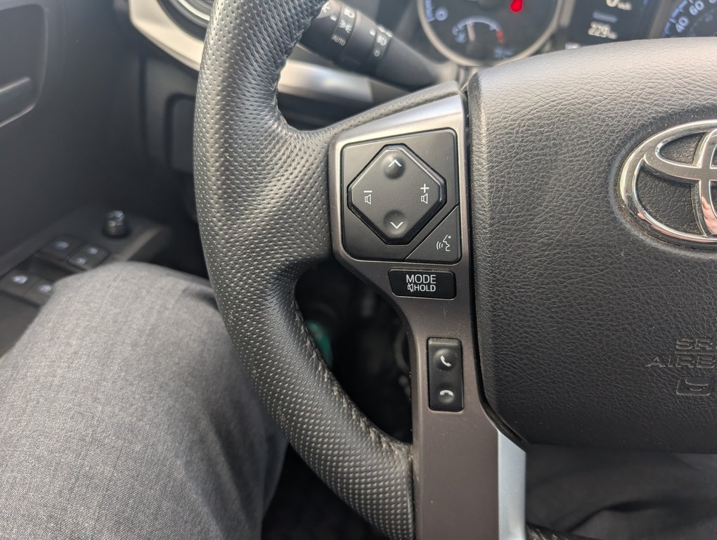 2021 Toyota Tacoma SR5 4X4, in Magog, Quebec - 19 - w1024h768px