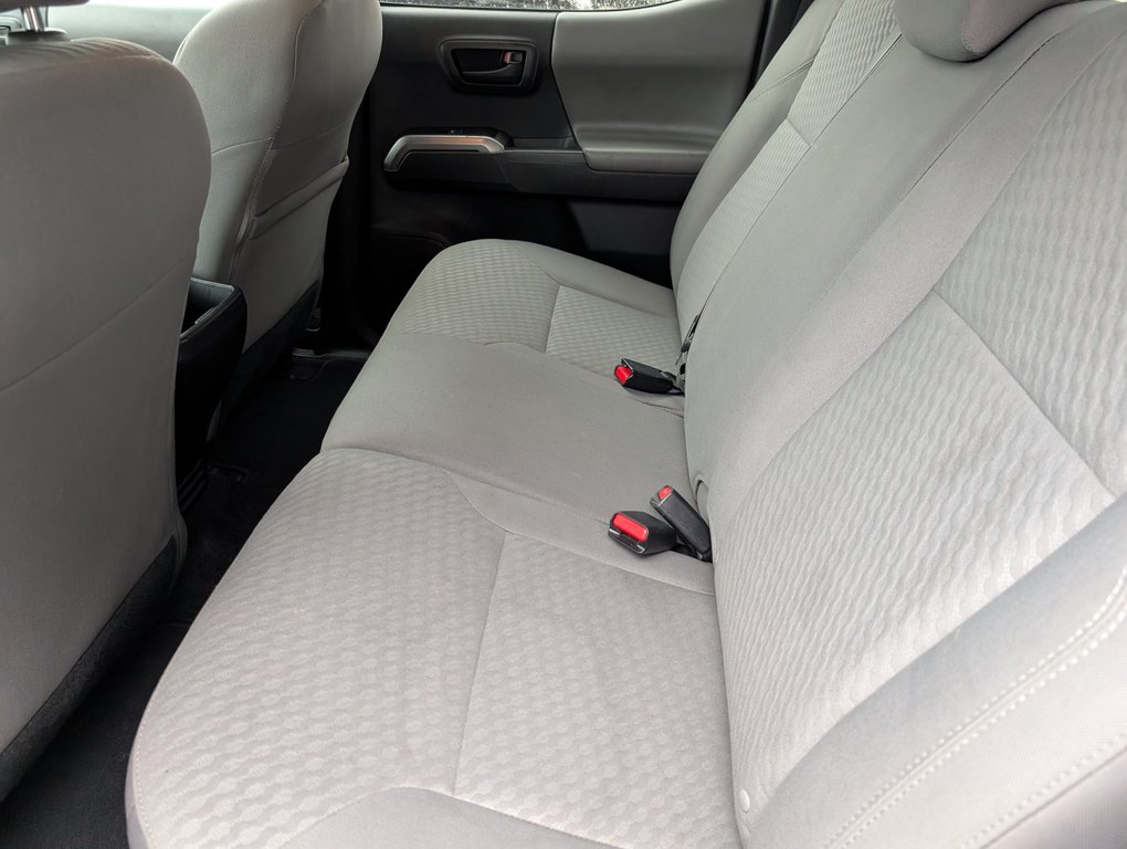 2022 Toyota Tacoma SR5 DOUBLE CAB in Magog, Quebec - 11 - w1024h768px