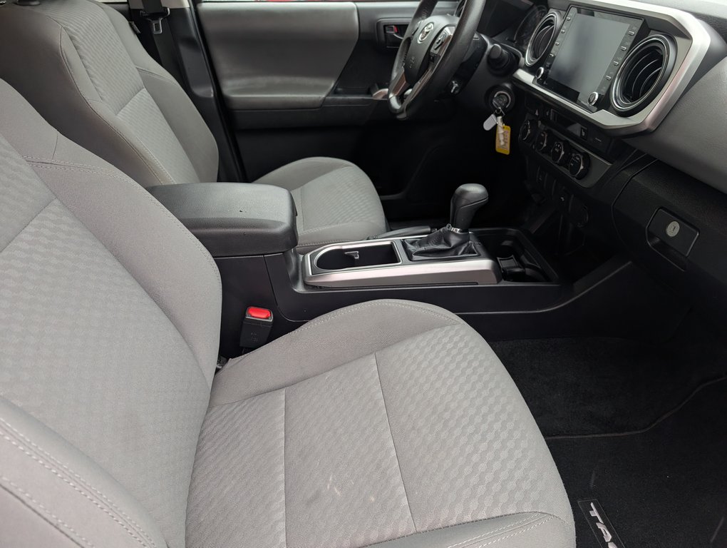 2022 Toyota Tacoma SR5 DOUBLE CAB in Magog, Quebec - 9 - w1024h768px