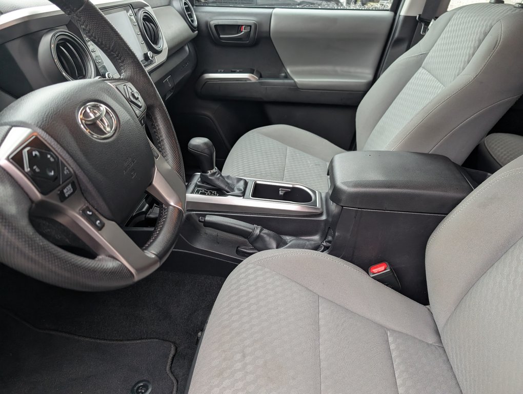 2022 Toyota Tacoma SR5 DOUBLE CAB in Magog, Quebec - 12 - w1024h768px