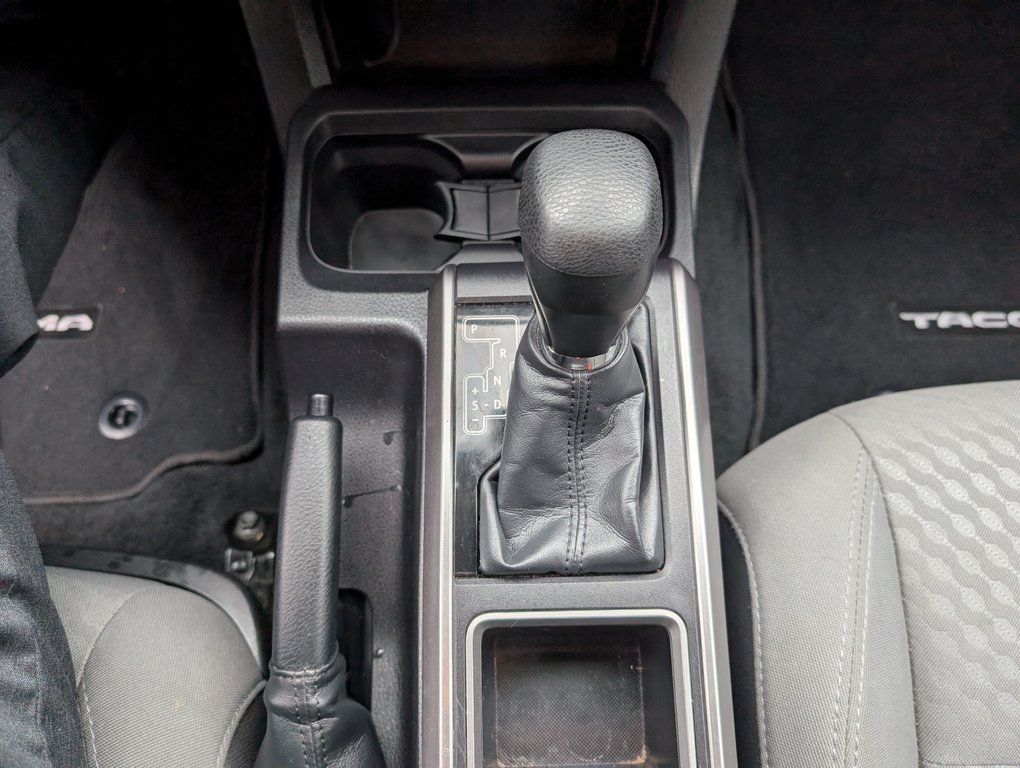2022 Toyota Tacoma SR5 DOUBLE CAB in Magog, Quebec - 17 - w1024h768px