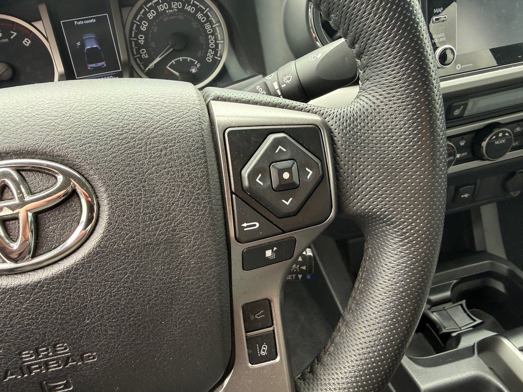 2022 Toyota Tacoma SR5 in Magog, Quebec - 16 - w1024h768px