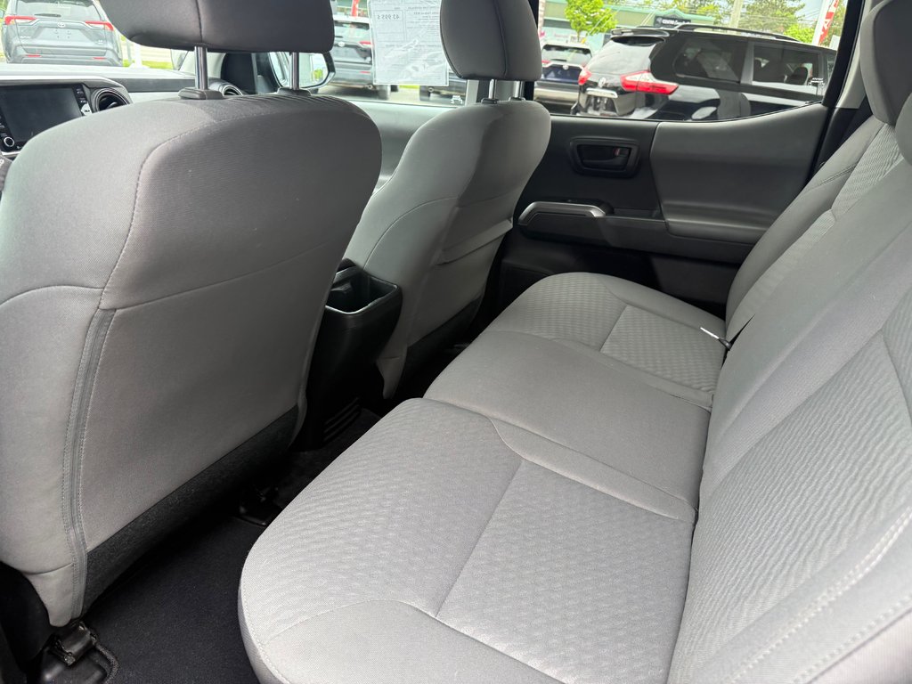 2022 Toyota Tacoma SR5 in Magog, Quebec - 12 - w1024h768px