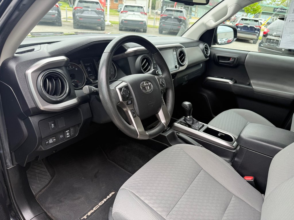 2022 Toyota Tacoma SR5 in Magog, Quebec - 13 - w1024h768px