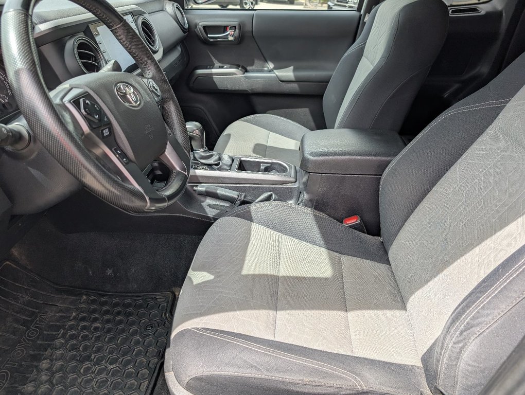 Toyota Tacoma TRD OFF ROAD 4X4, GARANTIE JUSQU EN 2027, 2023 à Magog, Québec - 12 - w1024h768px