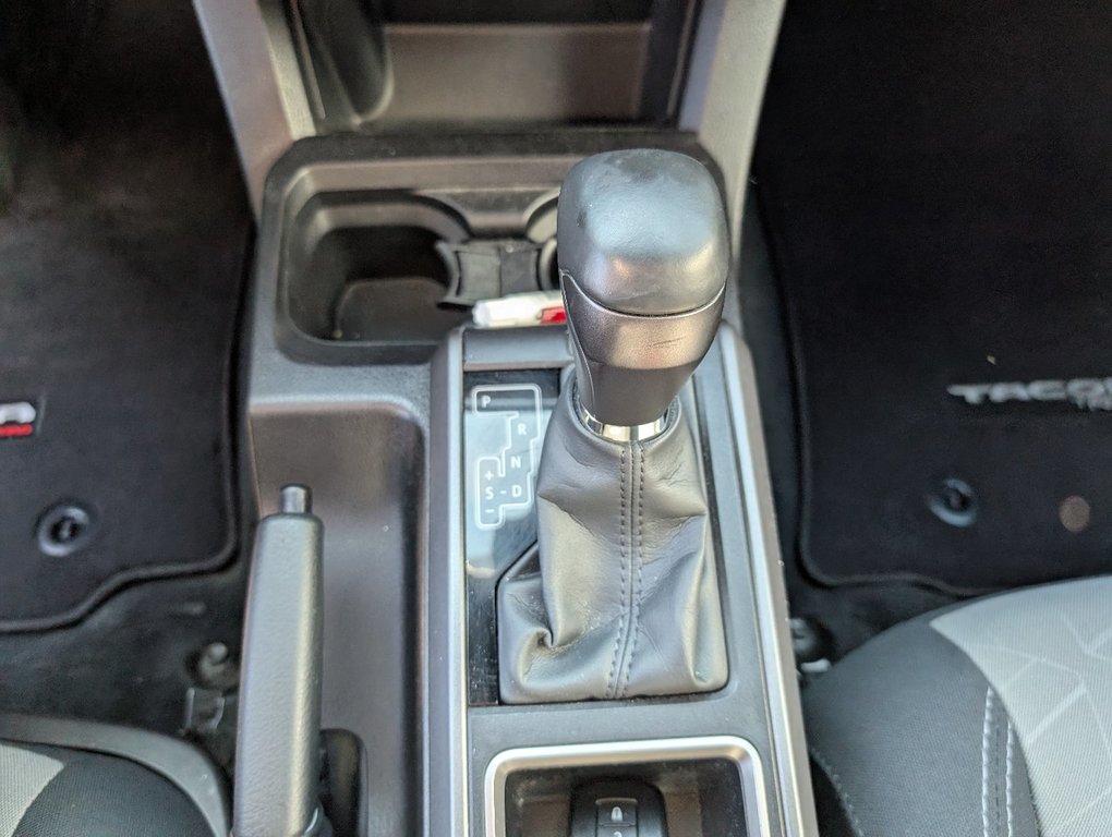 Toyota Tacoma TRD OFF ROAD, 4X4, GARANTIE JUSQU EN 2027, 2023 à Magog, Québec - 17 - w1024h768px