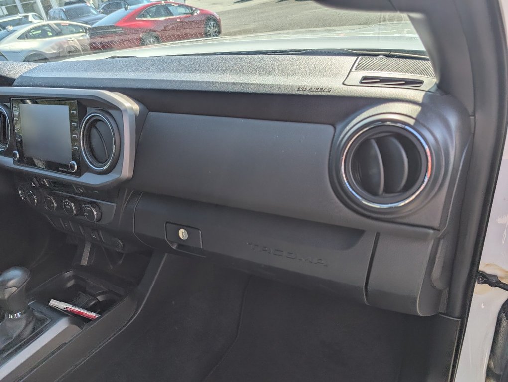 Toyota Tacoma TRD OFF ROAD, 4X4, GARANTIE JUSQU EN 2027, 2023 à Magog, Québec - 11 - w1024h768px