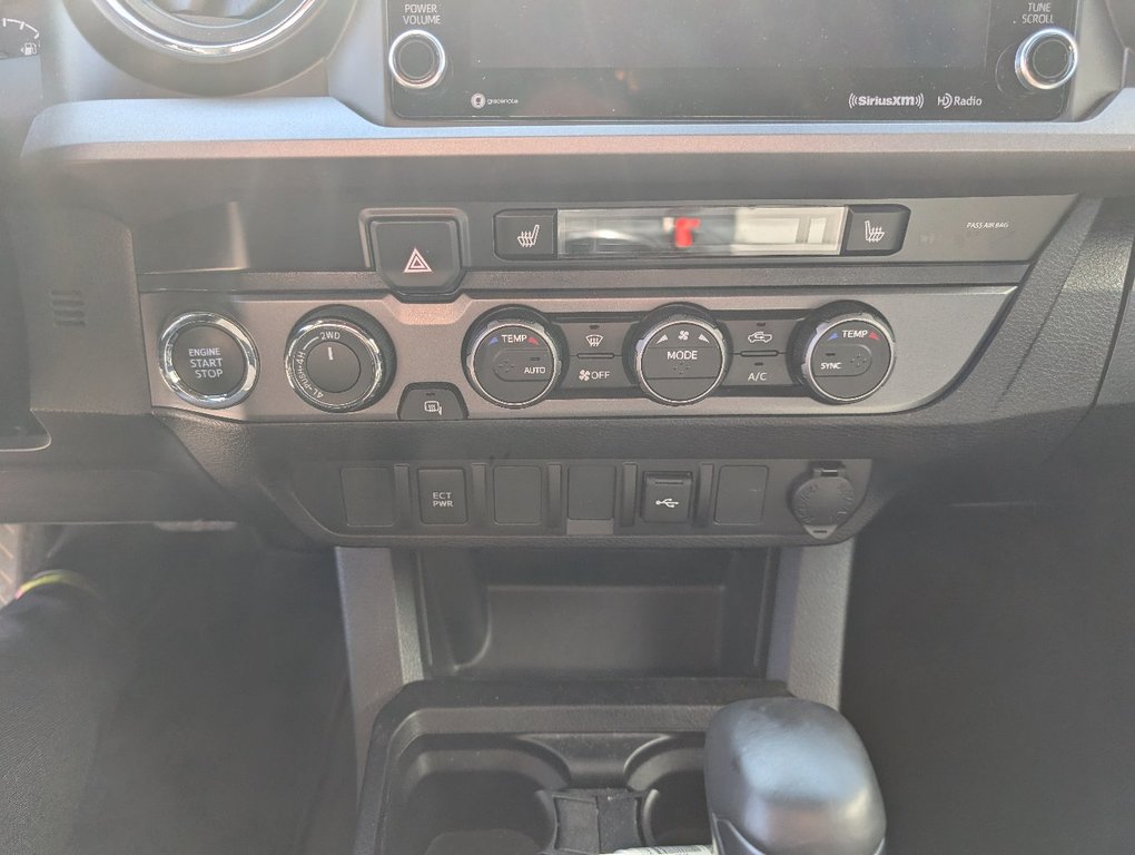 Toyota Tacoma TRD OFF ROAD, 4X4, GARANTIE JUSQU EN 2027, 2023 à Magog, Québec - 18 - w1024h768px