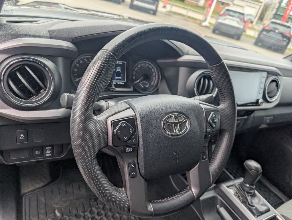 Toyota Tacoma TRD OFF ROAD, 4X4, GARANTIE JUSQU EN 2028, 2023 à Magog, Québec - 12 - w1024h768px