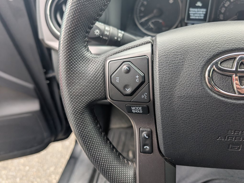 Toyota Tacoma TRD OFF ROAD, 4X4, GARANTIE JUSQU EN 2028, 2023 à Magog, Québec - 18 - w1024h768px