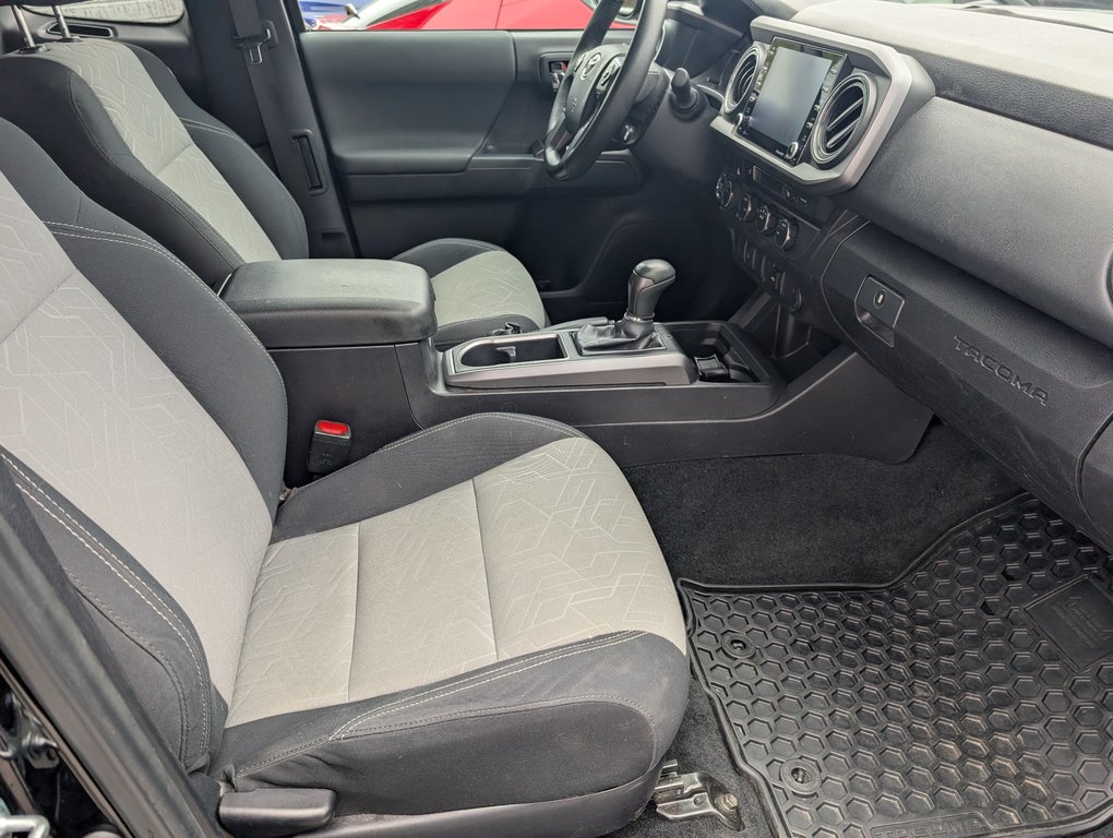 Toyota Tacoma TRD OFF ROAD, 4X4, GARANTIE JUSQU EN 2028, 2023 à Magog, Québec - 9 - w1024h768px