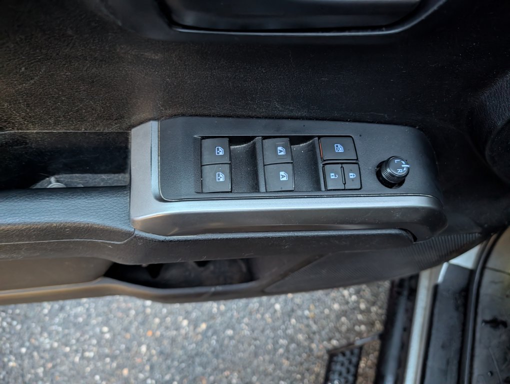 2023 Toyota Tacoma SR5 DOUBLE CAB GARANTIE JUSQU EN 2027, in Magog, Quebec - 14 - w1024h768px