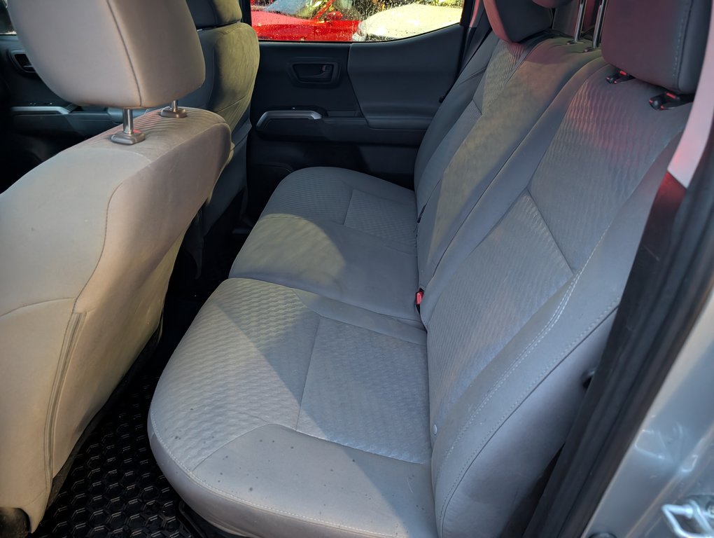 2023 Toyota Tacoma SR5 DOUBLE CAB GARANTIE JUSQU EN 2027, in Magog, Quebec - 11 - w1024h768px