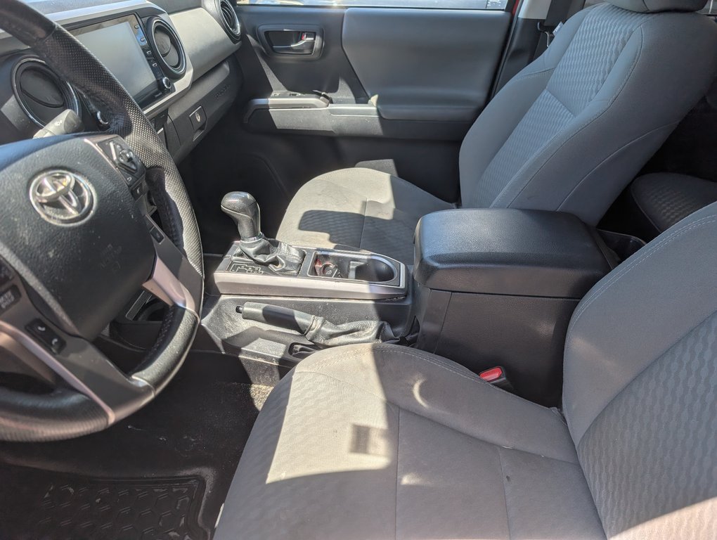 2023 Toyota Tacoma SR5 4X4, in Magog, Quebec - 14 - w1024h768px
