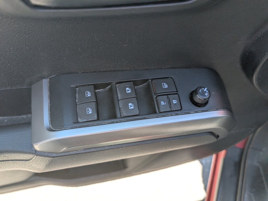 2023 Toyota Tacoma SR5 4X4, in Magog, Quebec - 17 - w1024h768px
