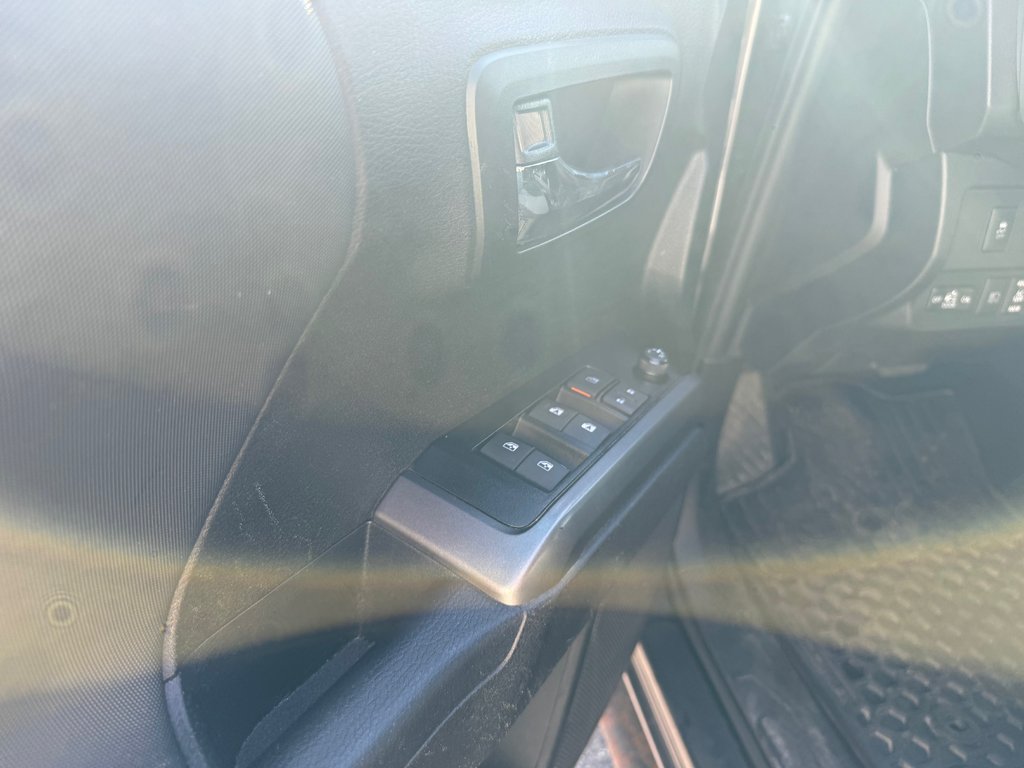 2023 Toyota Tacoma TRD SPORT 4X4 in Magog, Quebec - 13 - w1024h768px