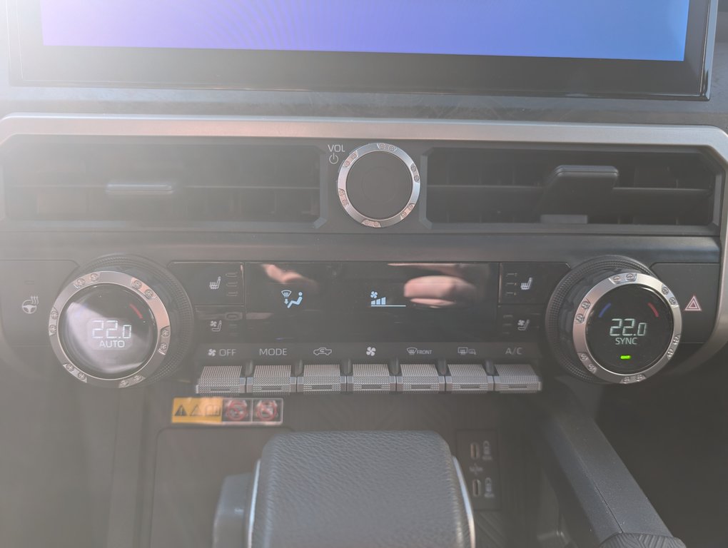 2024 Toyota Tacoma Hybrid LIMITED, 4X4, CUIR, TOIT, in Magog, Quebec - 19 - w1024h768px