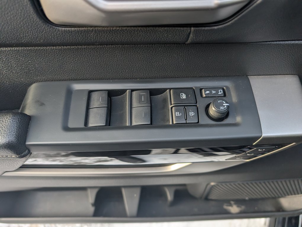 2024 Toyota TUNDRA HYBRID LIMITED, GARANTIE JUSQU EN 2028, in Magog, Quebec - 17 - w1024h768px