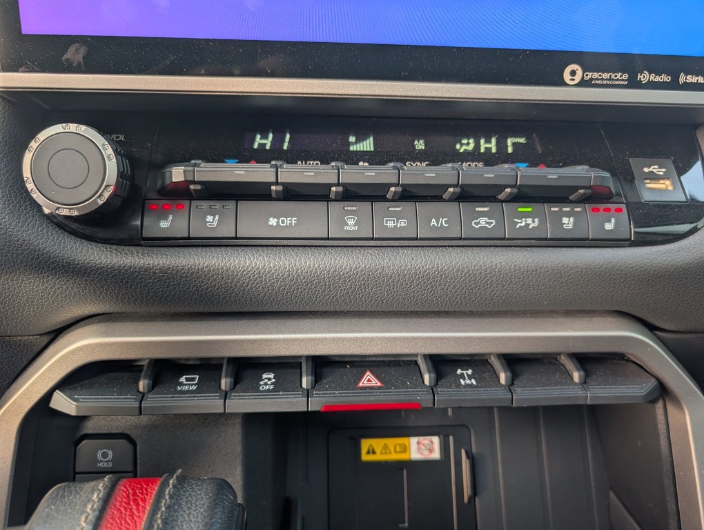 2024 Toyota TUNDRA HYBRID LIMITED, GARANTIE JUSQU EN 2028, in Magog, Quebec - 22 - w1024h768px