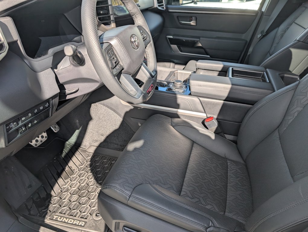 Toyota TUNDRA HYBRID Crewmax Limited 2025 à Magog, Québec - 13 - w1024h768px