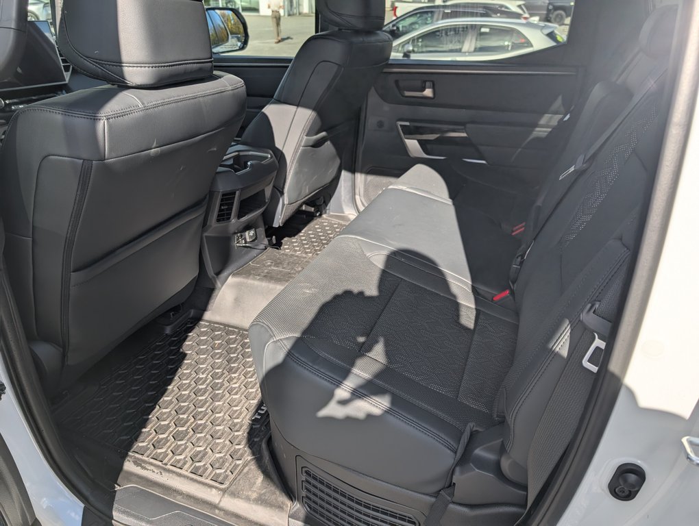 Toyota TUNDRA HYBRID Crewmax Limited 2025 à Magog, Québec - 12 - w1024h768px