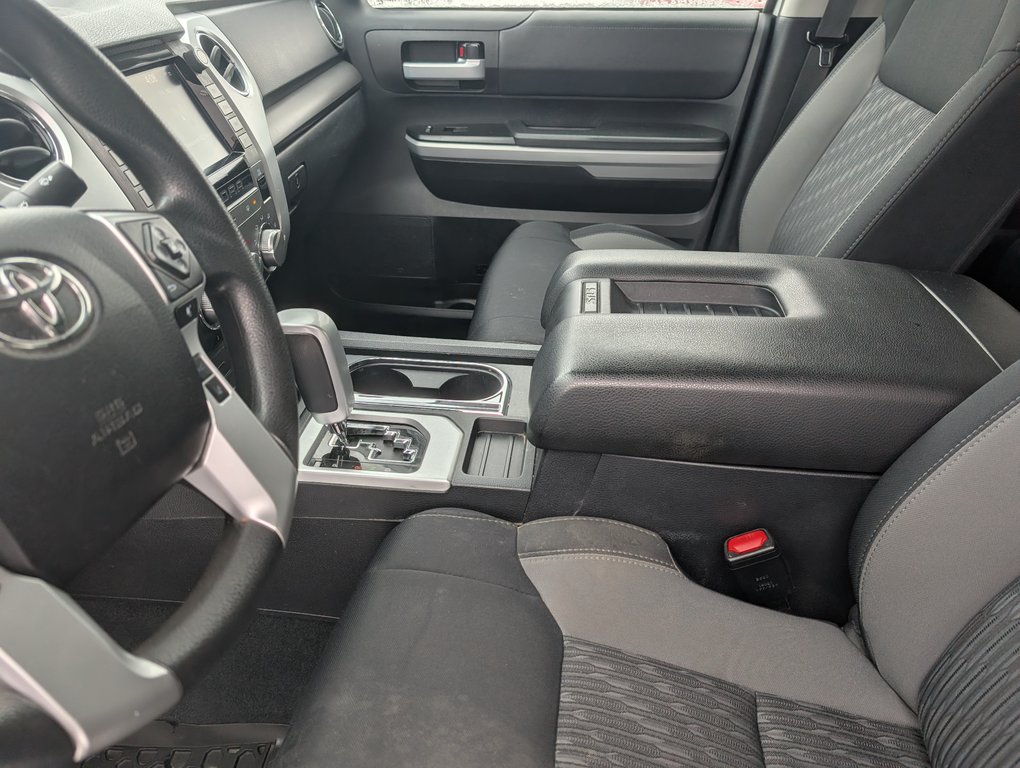 Toyota Tundra SR5 CREWMAX, 2021 à Magog, Québec - 13 - w1024h768px