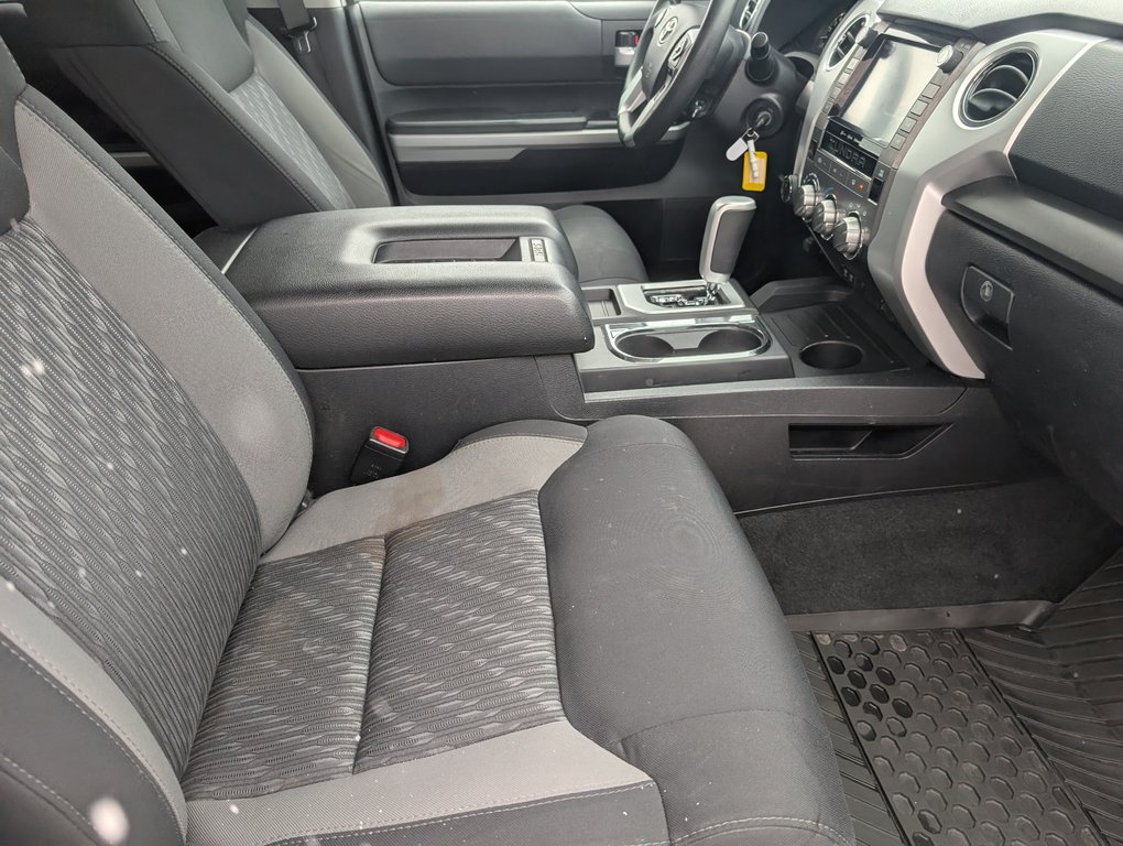 Toyota Tundra SR5 CREWMAX, 2021 à Magog, Québec - 10 - w1024h768px