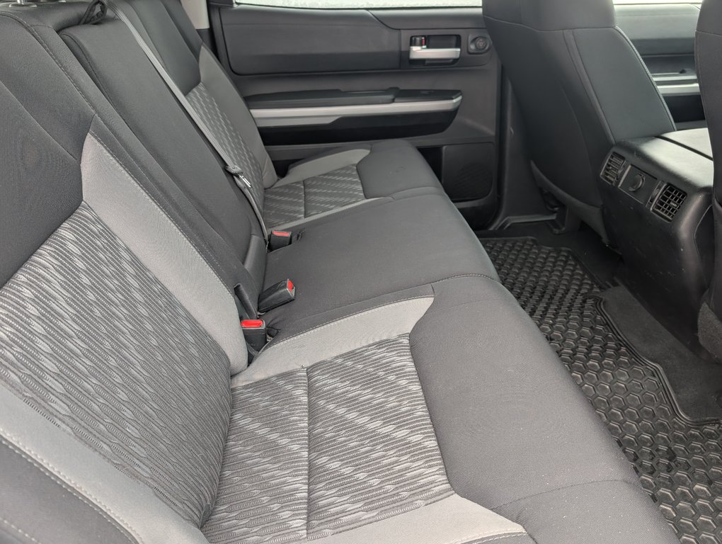 Toyota Tundra SR5 CREWMAX, 2021 à Magog, Québec - 9 - w1024h768px