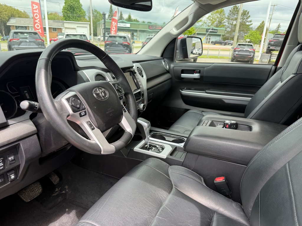 2021 Toyota Tundra SR5 CREWMAX in Magog, Quebec - 11 - w1024h768px