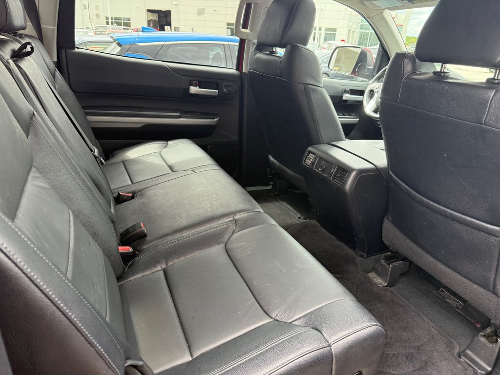 2021 Toyota Tundra SR5 CREWMAX in Magog, Quebec - 9 - w1024h768px
